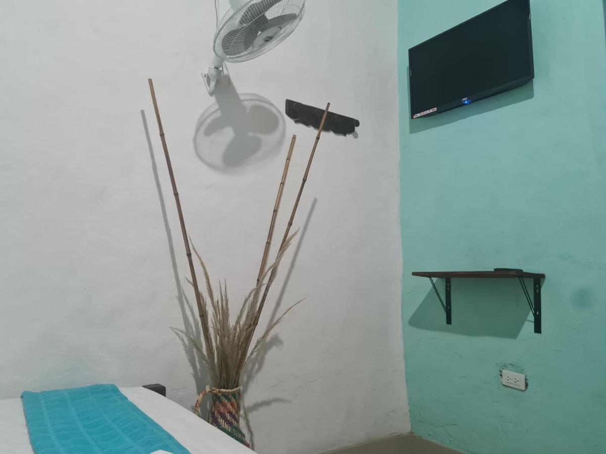 Hotel Alcazar Real Utica Екстер'єр фото