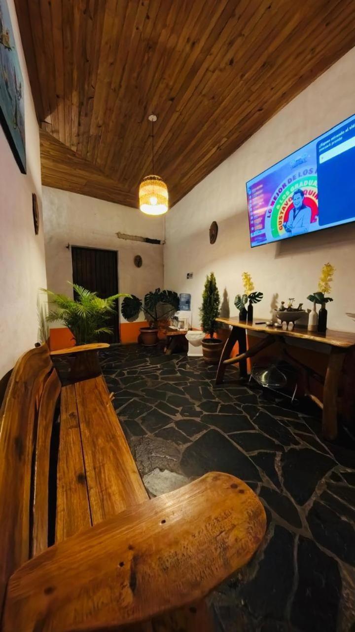 Hotel Alcazar Real Utica Екстер'єр фото