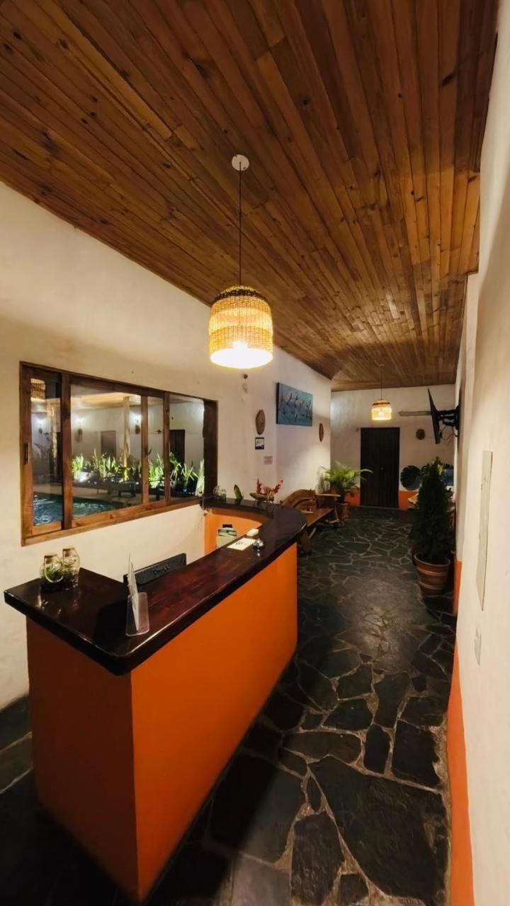 Hotel Alcazar Real Utica Екстер'єр фото